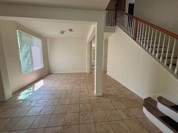 16959 Cobble Creek Way - Photo 3 of 19