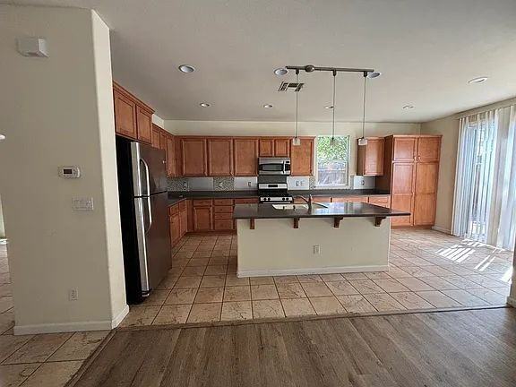 16959 Cobble Creek Way - Photo 5 of 19