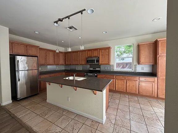 16959 Cobble Creek Way - Photo 6 of 19