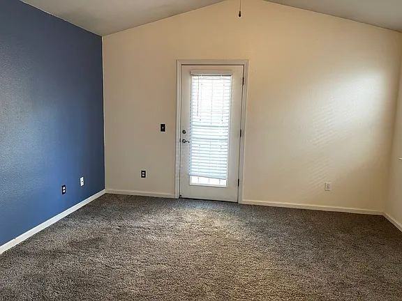 651 Glenbrook Dr - Photo 7 of 17