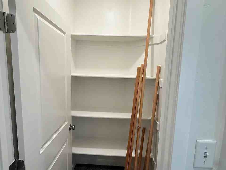8914 Danica Ct - Photo 7 of 17