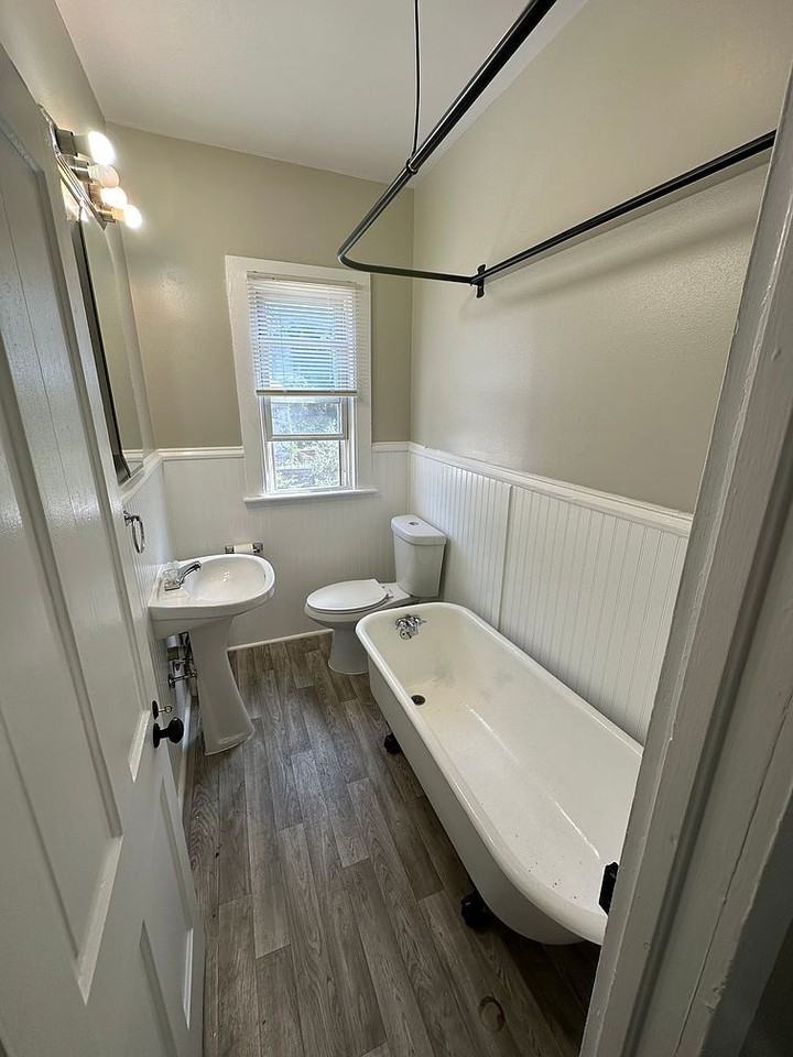 532 Gordon Ave - Photo 4 of 15