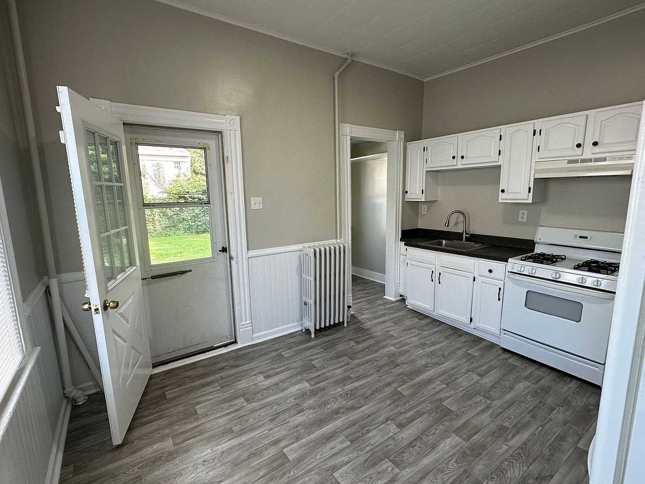 532 Gordon Ave - Photo 7 of 15