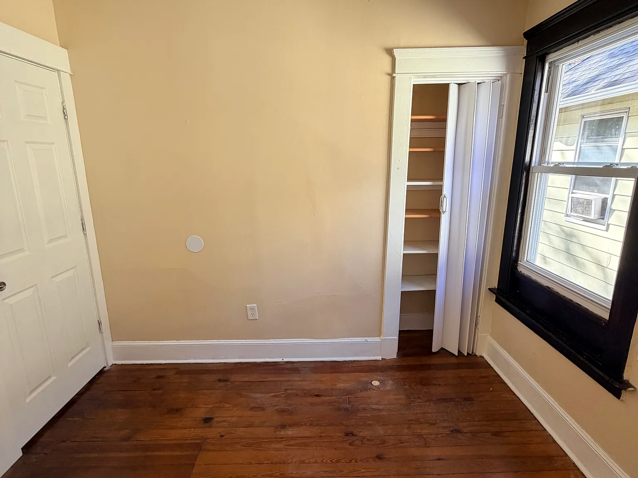 94 Lilac St - Photo 3 of 10