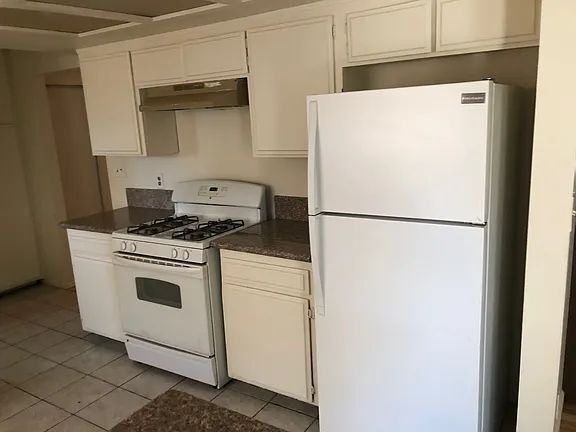 44727 Gadsden Ave - Photo 2 of 4