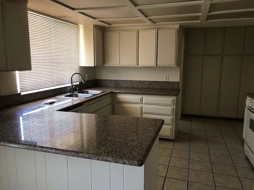 44727 Gadsden Ave - Photo 4 of 4