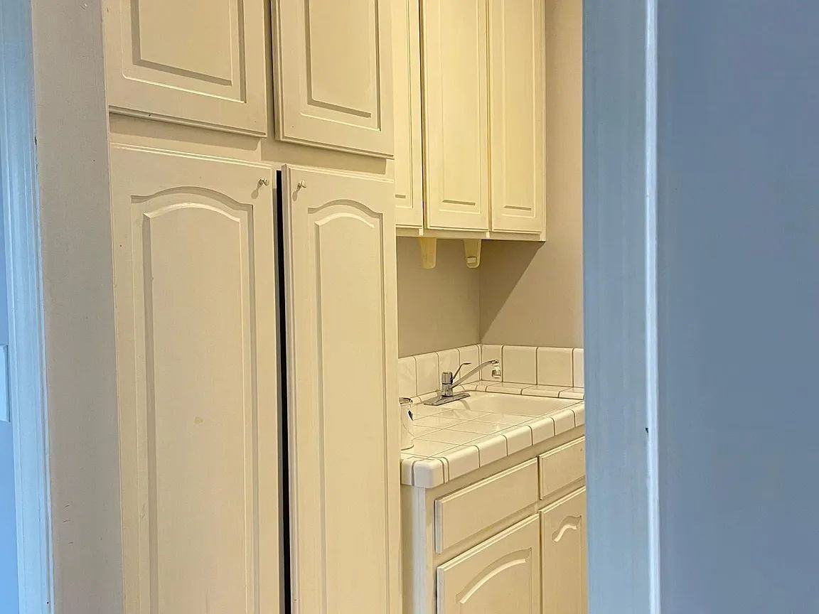 12216 Kingfisher Ave - Photo 7 of 25