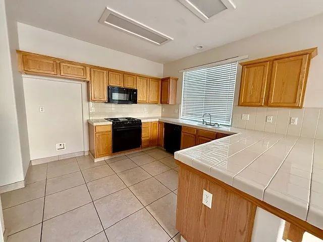 56 W Bohemia Ln - Photo 4 of 23