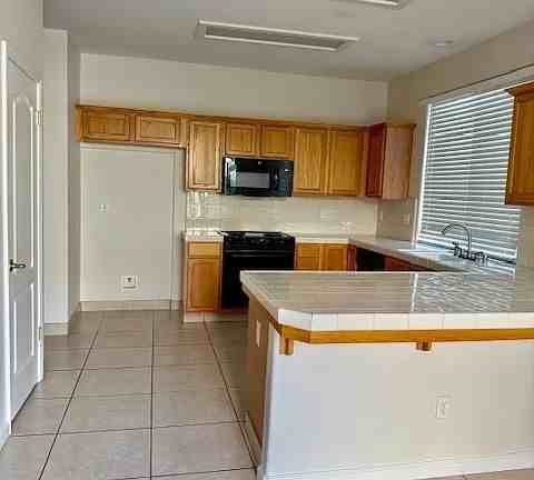 56 W Bohemia Ln - Photo 5 of 23