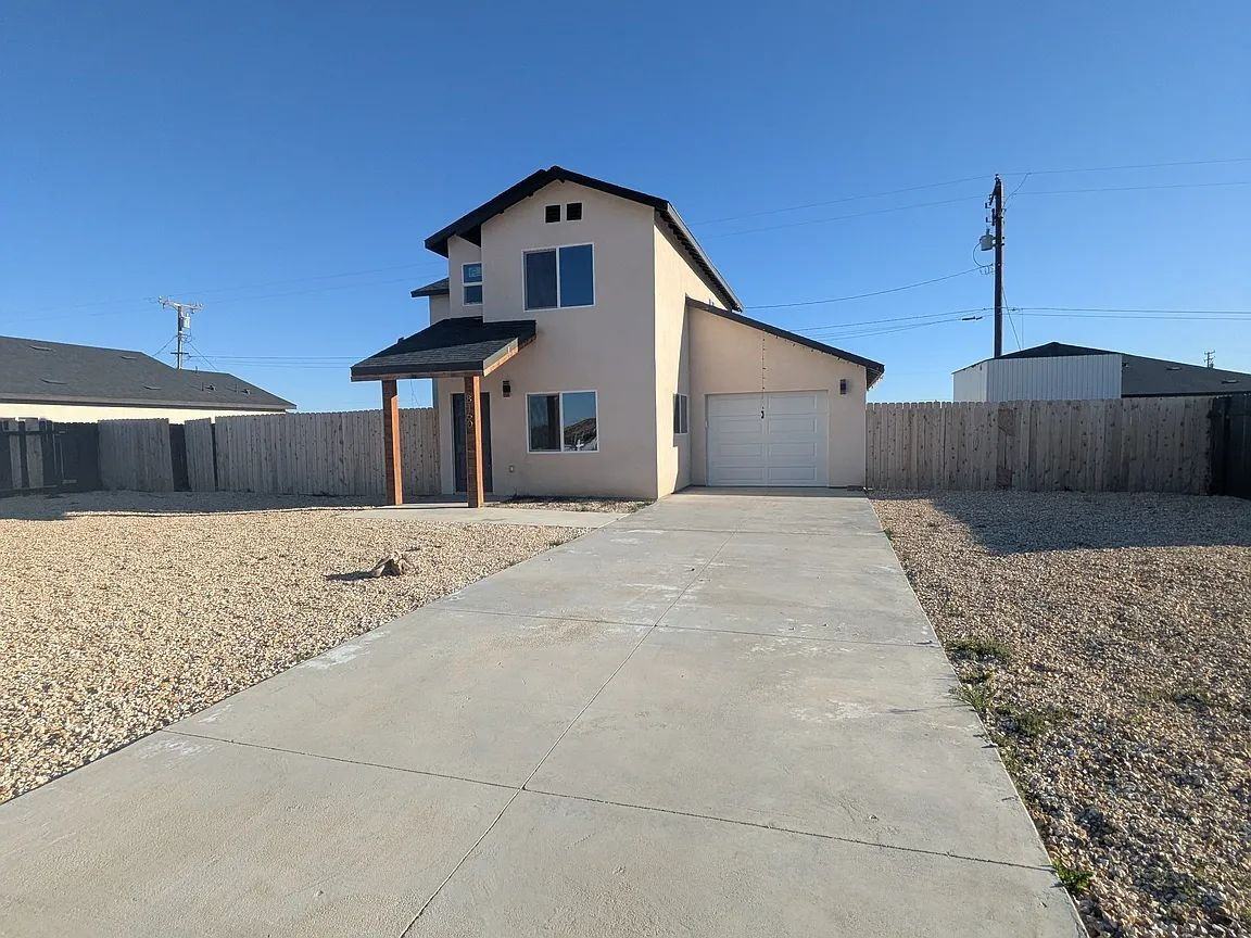 8160 Oleander Ave - Photo 3 of 19