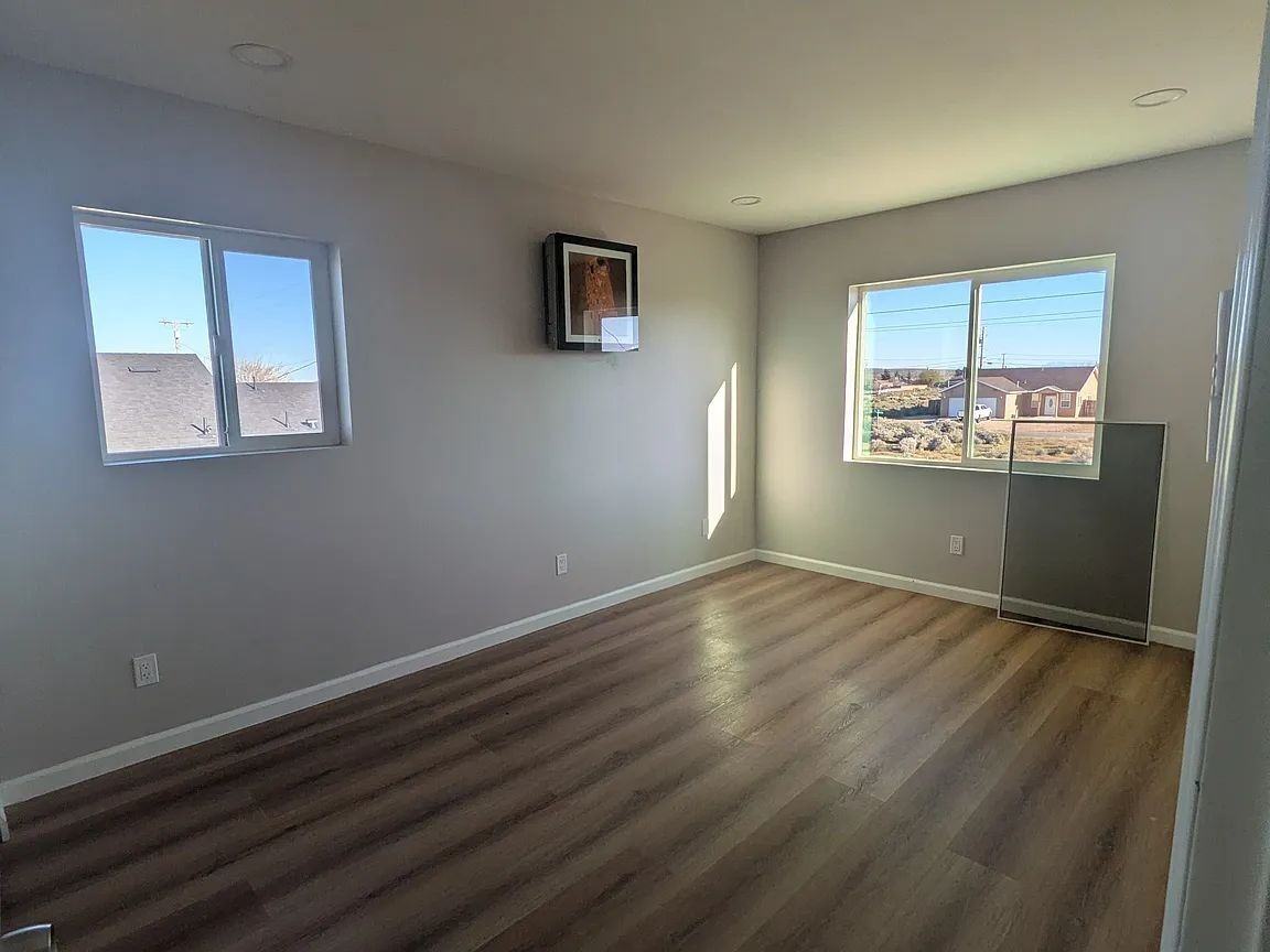 8160 Oleander Ave - Photo 6 of 19