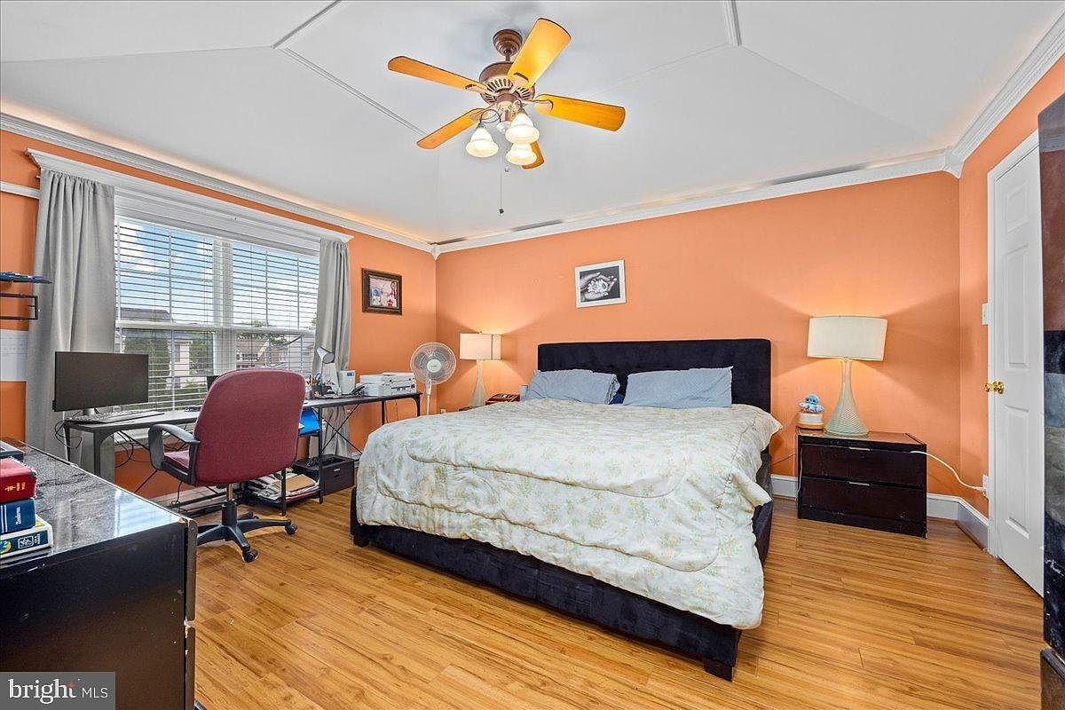 79 Annapolis Dr - Photo 2 of 9