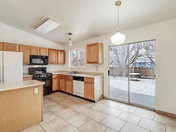 1312 Quartz Dr Sw - Photo 5 of 22