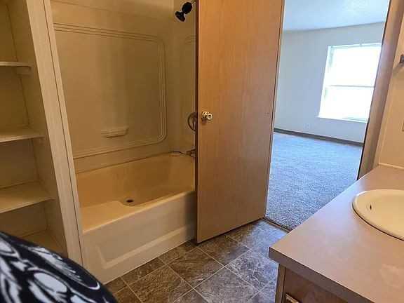 2380 Molalla Rd - Photo 3 of 22