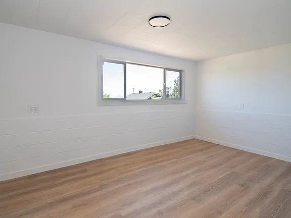 148 S Rogers St - Photo 6 of 35