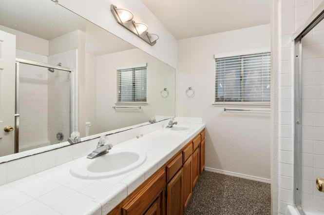 392 W Magill Ave - Photo 7 of 11