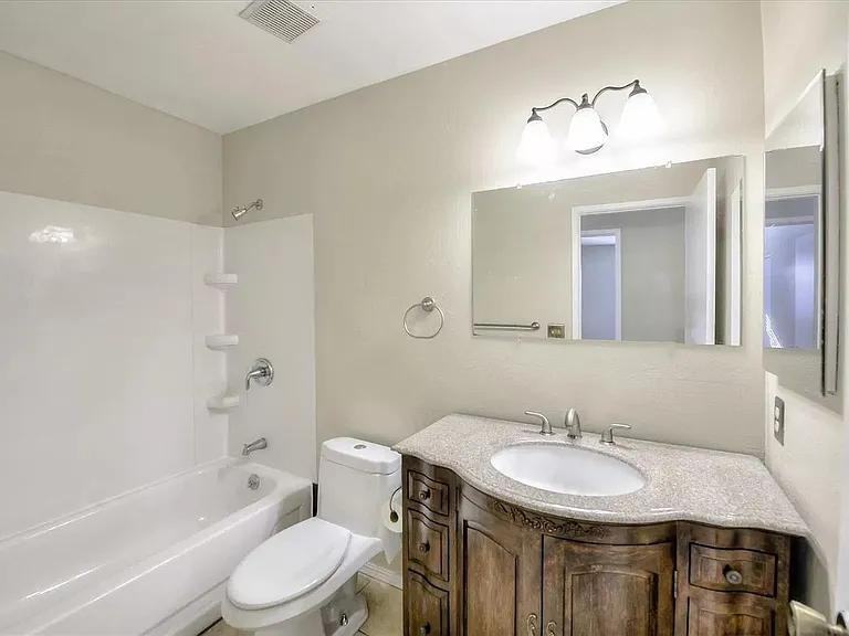 6409 Bay Hill Way - Photo 7 of 13