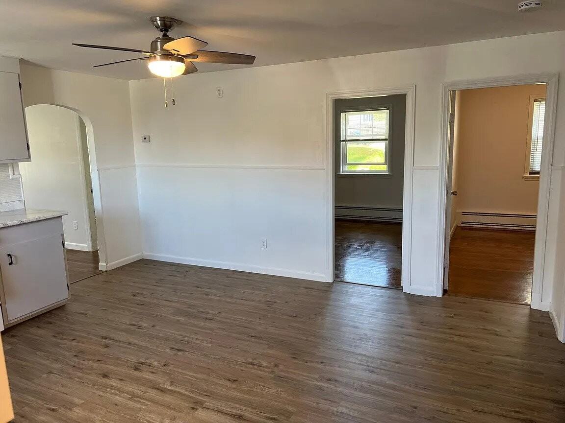 45 Bedford Ave - Photo 7 of 18