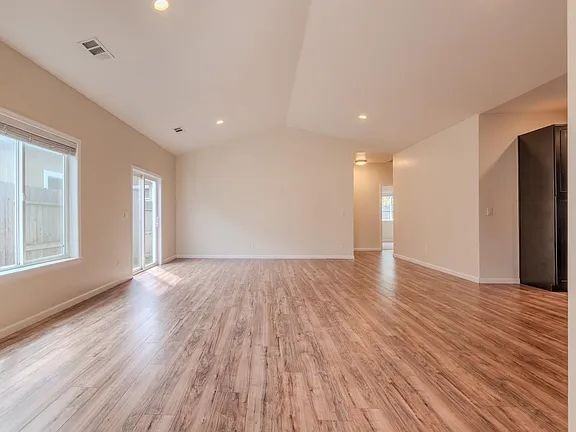 855 Tannin Dr - Photo 2 of 11