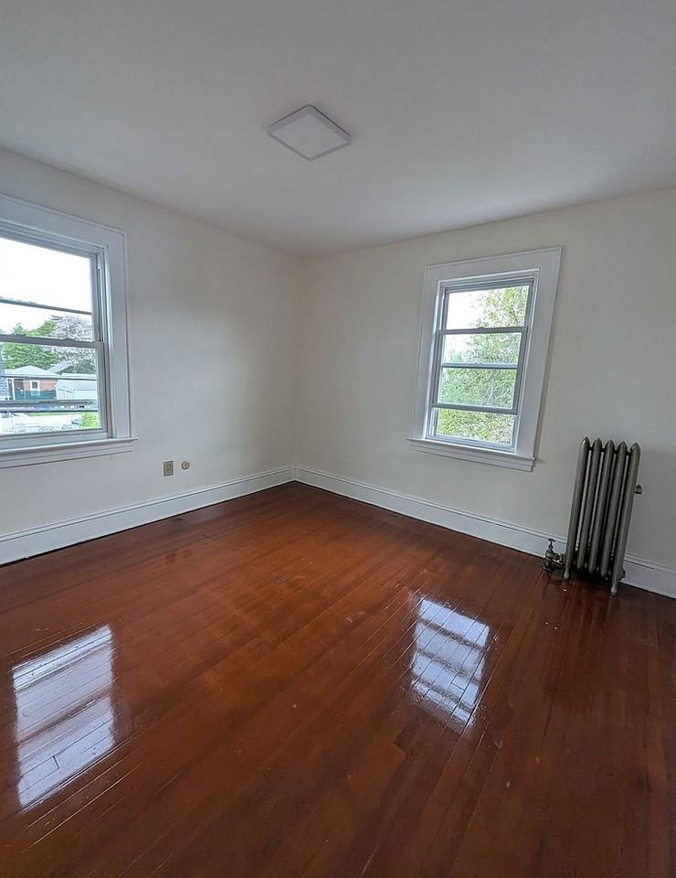 448 Ainsworth St - Photo 5 of 15