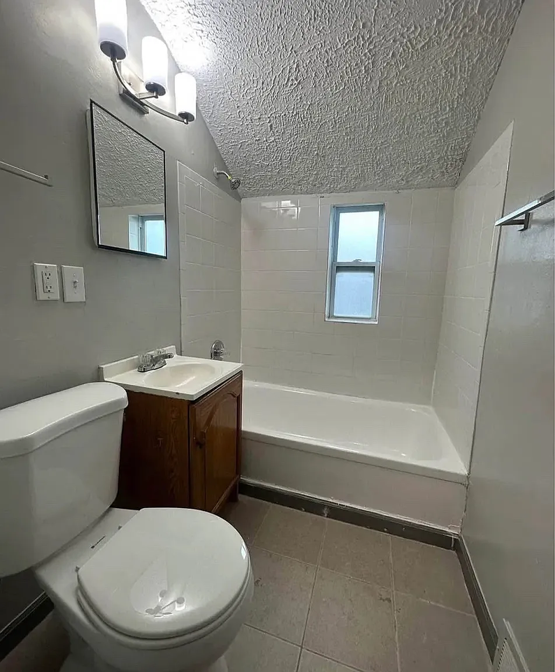 350 Lasalle St - Photo 3 of 13