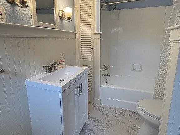 81 Eastern Ave - Photo 3 of 17