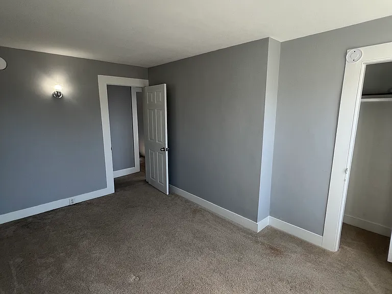 290 N Elm St - Photo 3 of 13