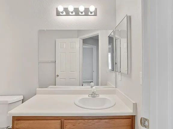 3038 Courtside Dr - Photo 3 of 27