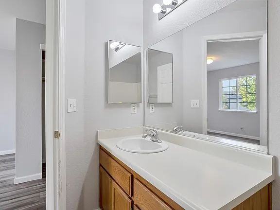3038 Courtside Dr - Photo 7 of 27