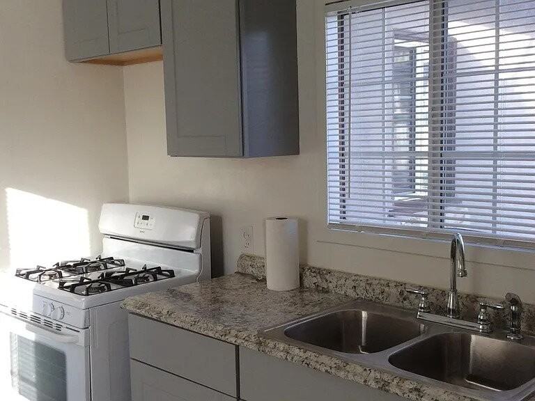 4526 W 142nd St - Photo 5 of 11