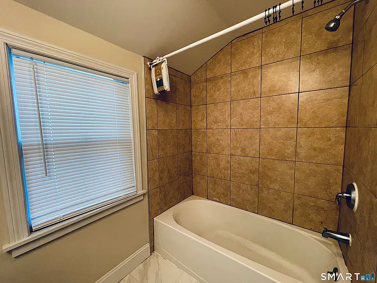 194 Washington Ave - Photo 2 of 7