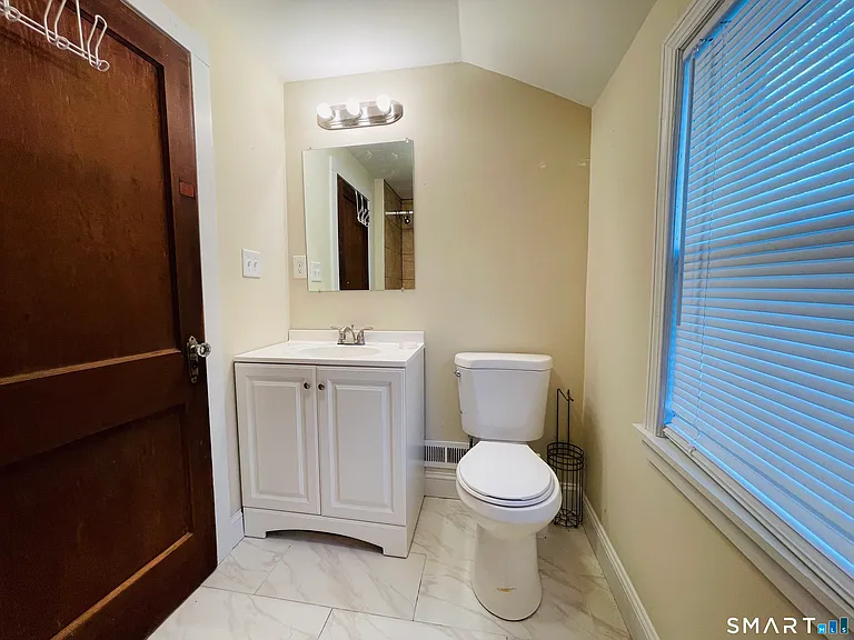 194 Washington Ave - Photo 3 of 7