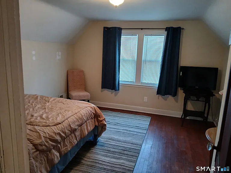 194 Washington Ave - Photo 5 of 7