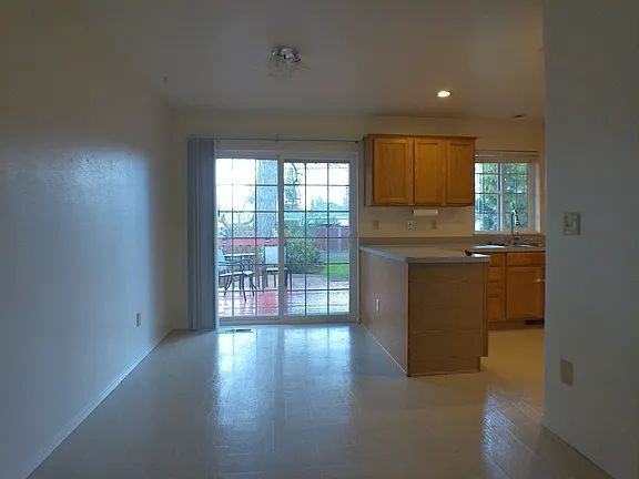 775 17th St Ne - Photo 5 of 29