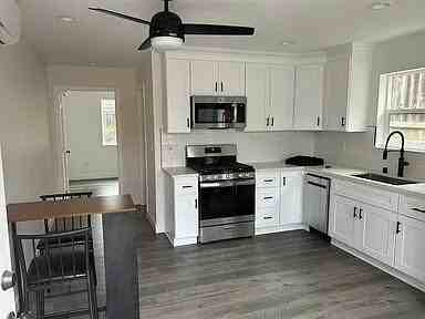 8303 Crestshire Cir - Photo 2 of 6