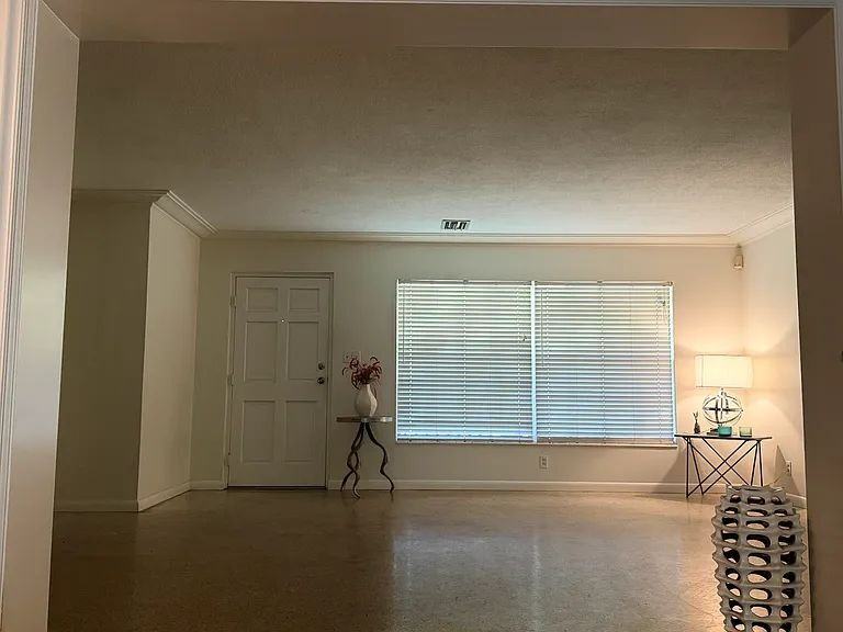 3114 W Villa Rosa St - Photo 4 of 9