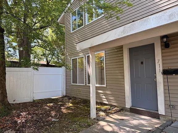 711 Myrtle Ave - Photo 2 of 21