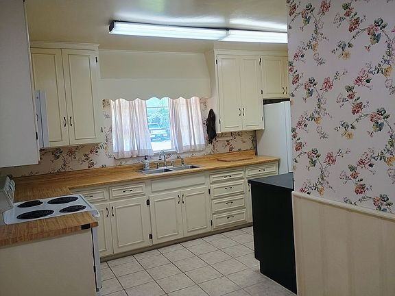 4216 E Cambridge Ave - Photo 2 of 13