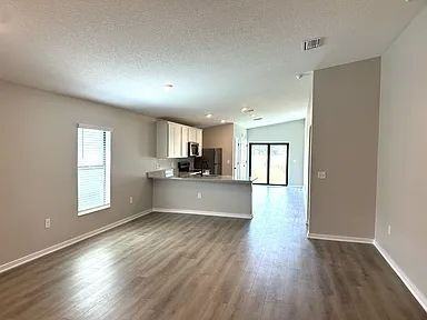 5745 Deep River Ave - Photo 6 of 12