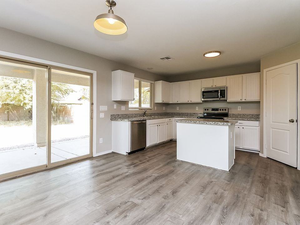 1108 E Leslie Cir - Photo 3 of 12
