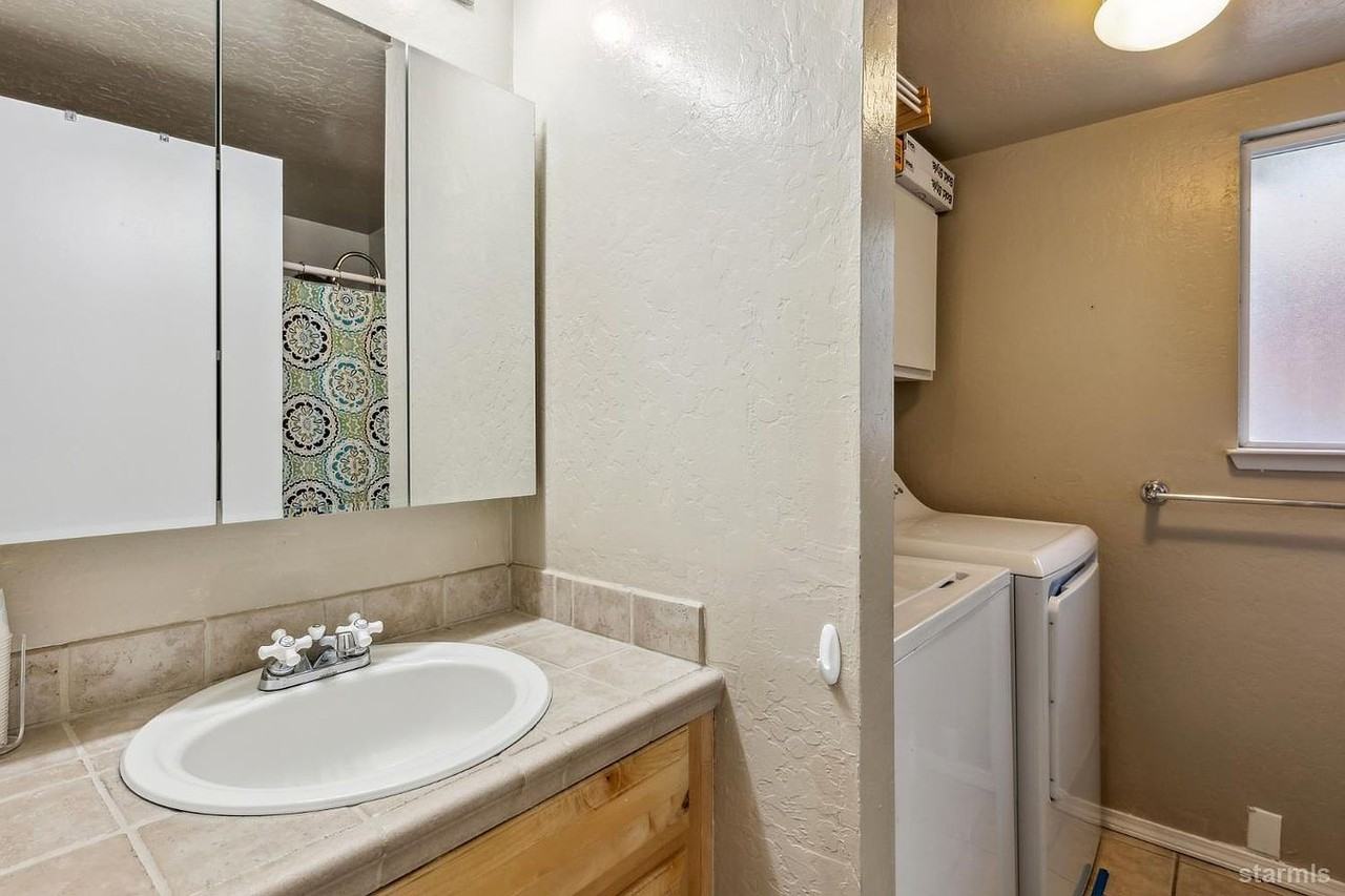 854 Muskwaki Dr - Photo 3 of 11