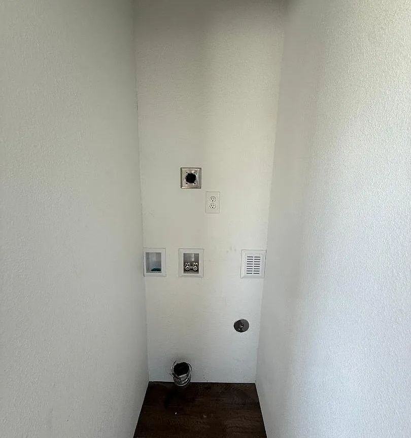 358 S Wall St - Photo 7 of 26