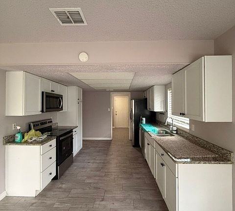 2718 Rim Rock Trl - Photo 3 of 10