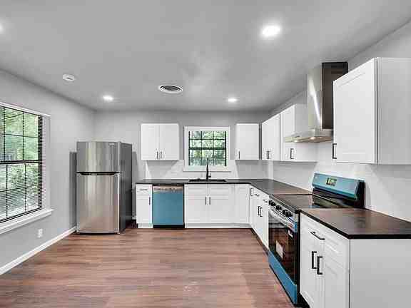 772 Fernwood St - Photo 2 of 12