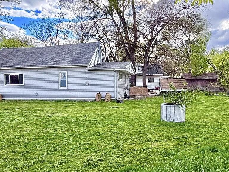 8309 Maxwell Ave - Photo 3 of 13