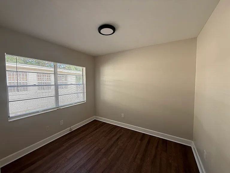 4313 W Laurel St - Photo 4 of 12