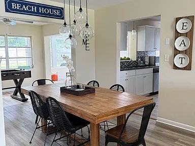 205 Driftwood Dr W - Photo 2 of 12