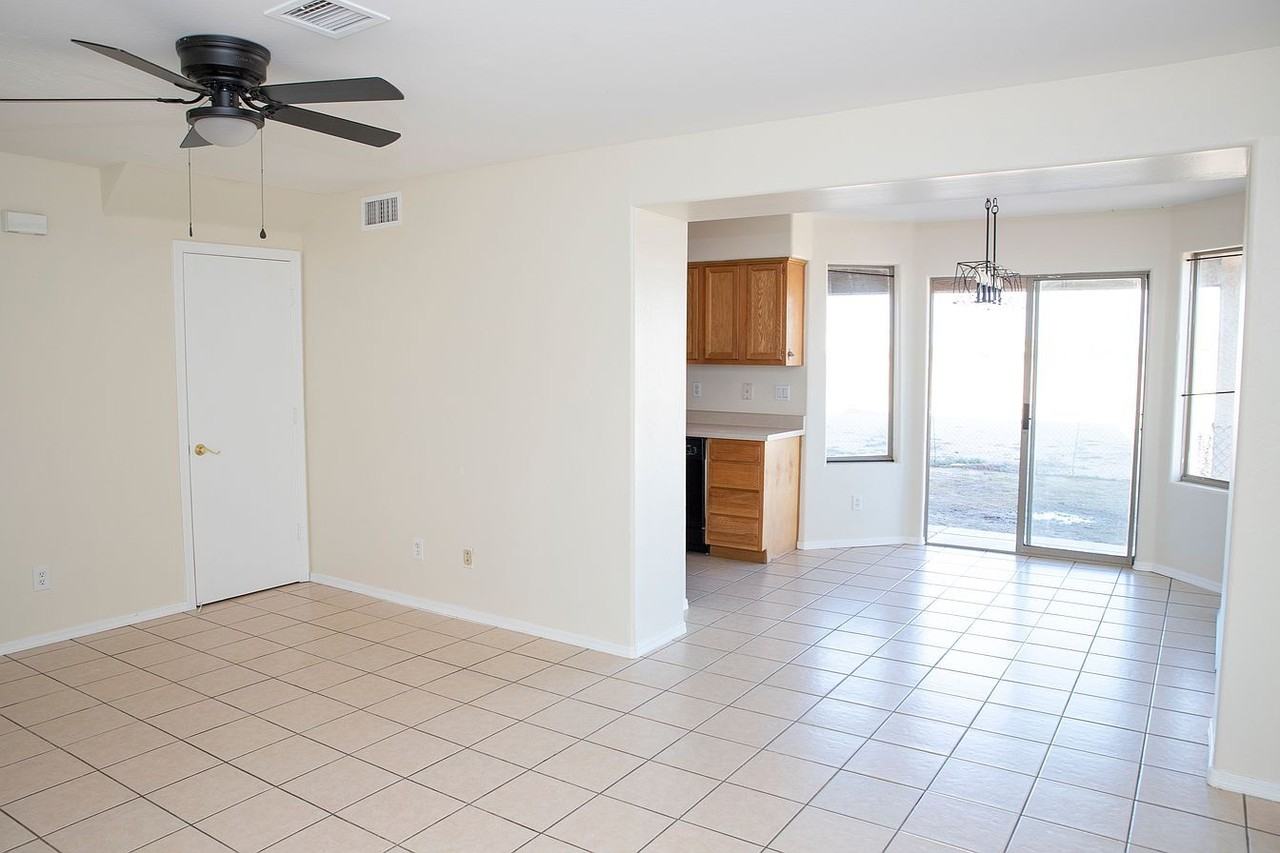 16015 S Yava Rd - Photo 3 of 15