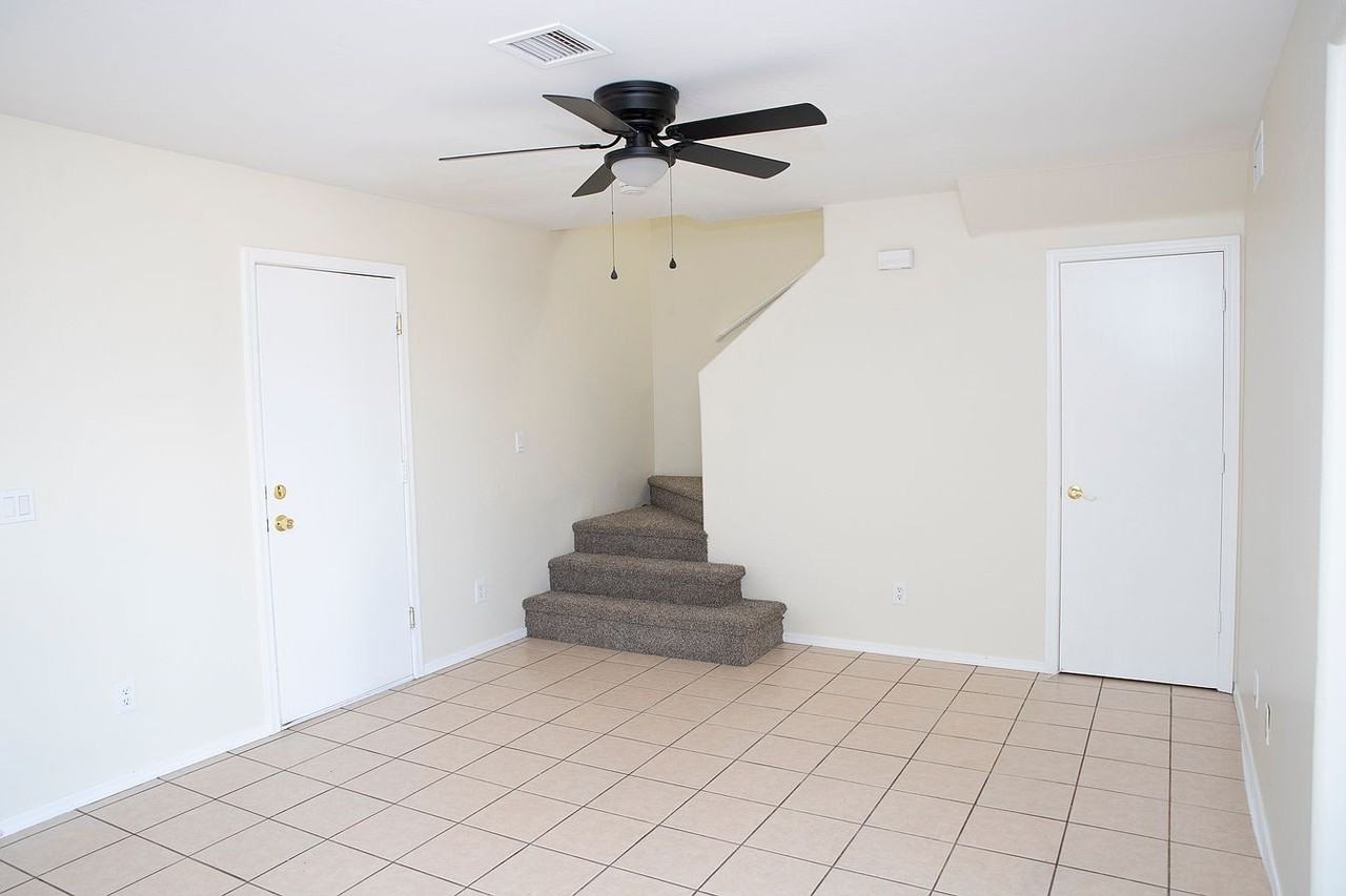 16015 S Yava Rd - Photo 4 of 15