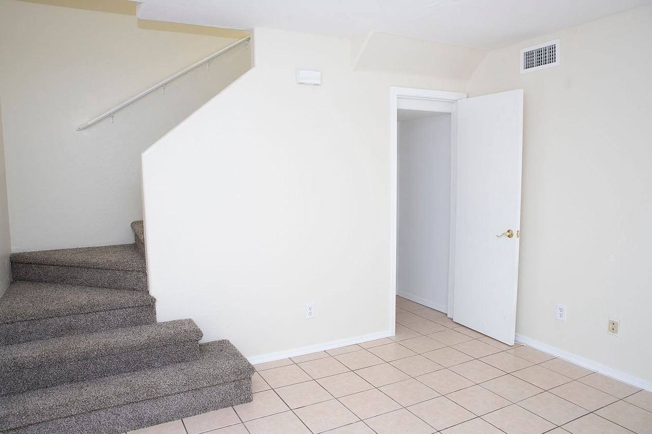 16015 S Yava Rd - Photo 5 of 15